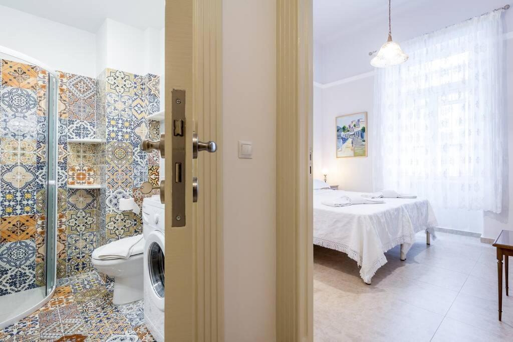 Neoclassical Apartment With 2 Bedrooms In Pireus Exteriér fotografie