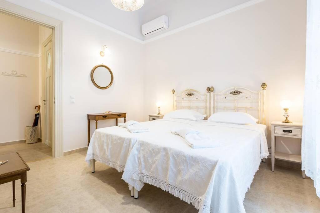 Neoclassical Apartment With 2 Bedrooms In Pireus Exteriér fotografie