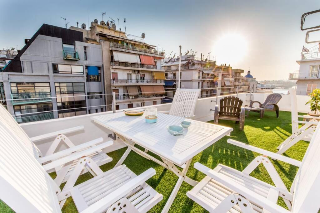 Neoclassical Apartment With 2 Bedrooms In Pireus Exteriér fotografie